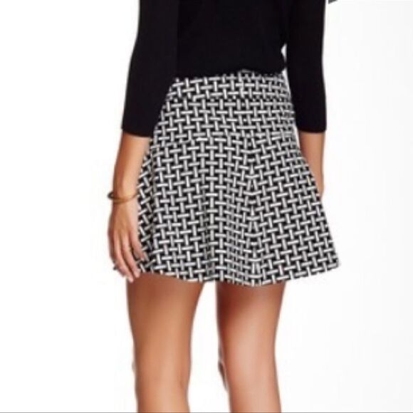 DIANE VON FURSTENBERG Flounce ruffle hem fit flare geometric stretch skirt 2 - Picture 2 of 9